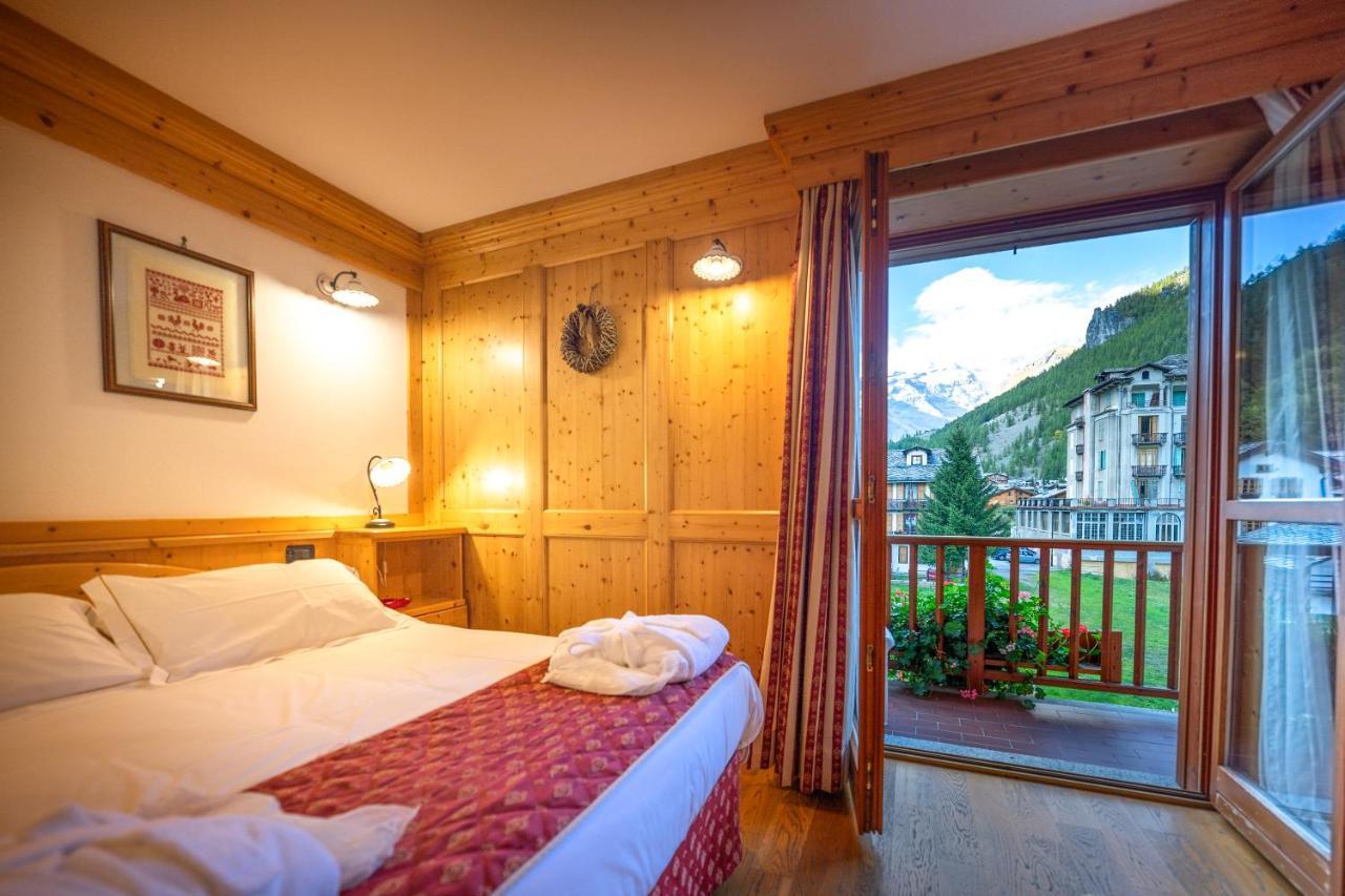 Hotel Lo Scoiattolo Gressoney-la-Trinité Zewnętrze zdjęcie